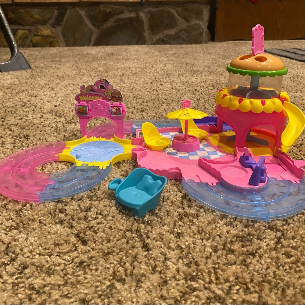 Zuru Hamsters in a House Ham’s Diner Playset